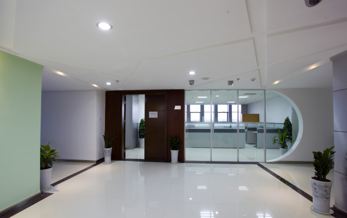 上海办公室装修设计选择暖色调：温馨与高效的完美结合